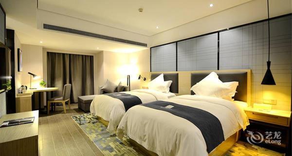 Echarm Hotel Ji'Nan Railway Station Jinan Dış mekan fotoğraf